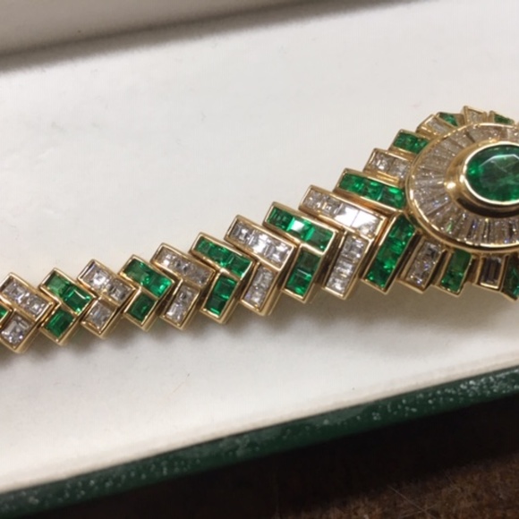 Emerald and Diamond Bangle Bracelet STUNNING EMERALD AND DIAMOND 18K BRACELET